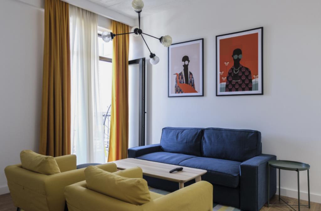 One-Bedroom Apartment Silver